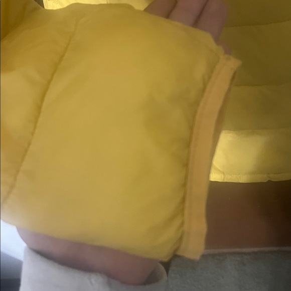 Amazon Essentials Yellow Puffer Hooded Jacket – Women’s XL - Picture 8 of 8